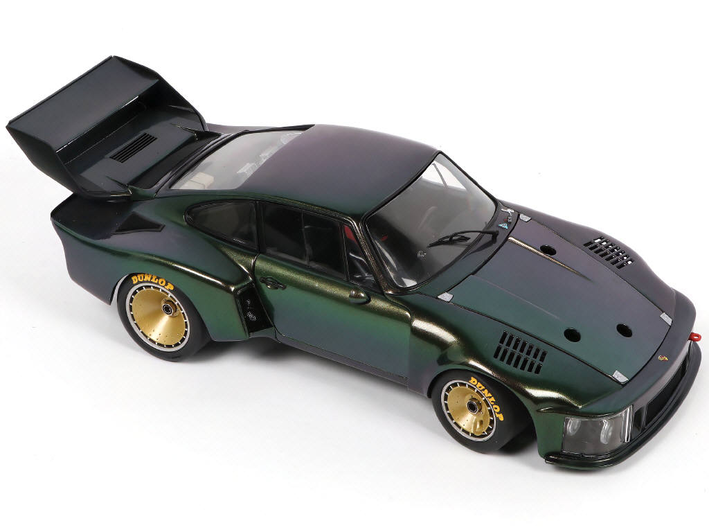 Lot 77 - EXOTO (USA) (1)