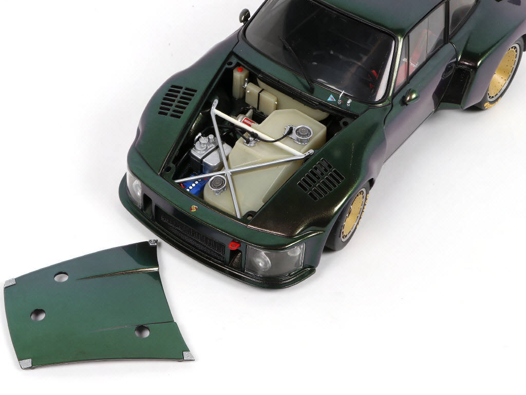 Lot 77 - EXOTO (USA) (1)