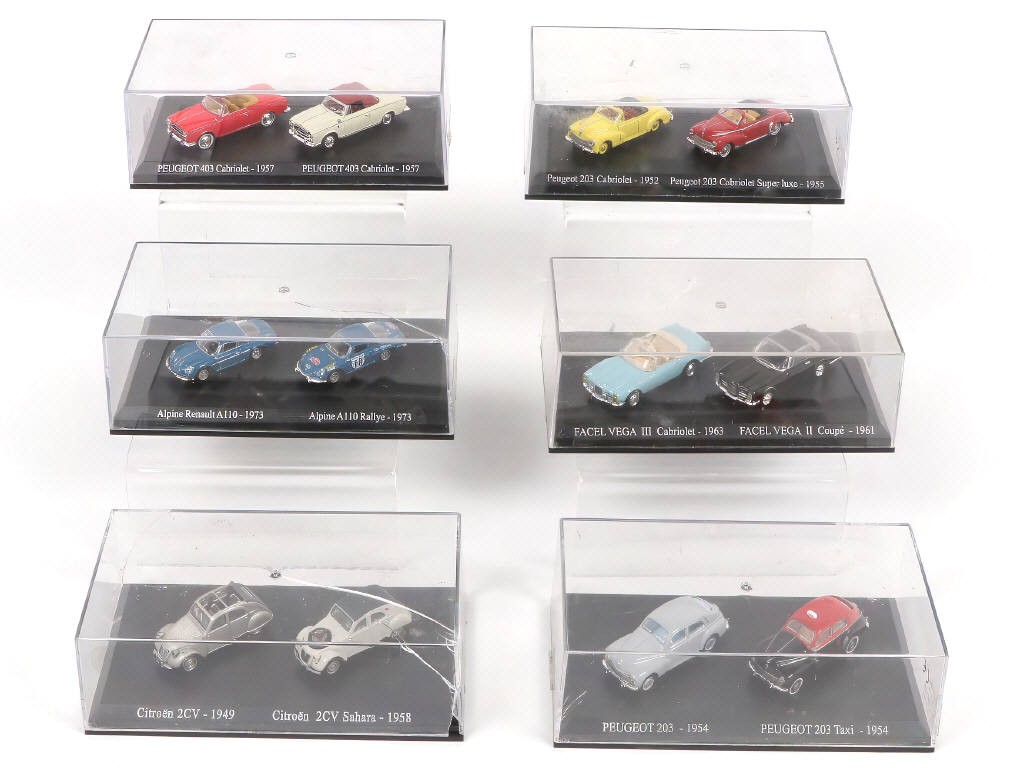 Lot 64 - UNIVERSAL HOBBIES (CHINE) (12)