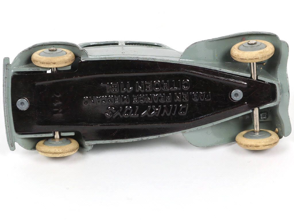 Lot 262 - DINKY TOYS (FRANCE) (1)