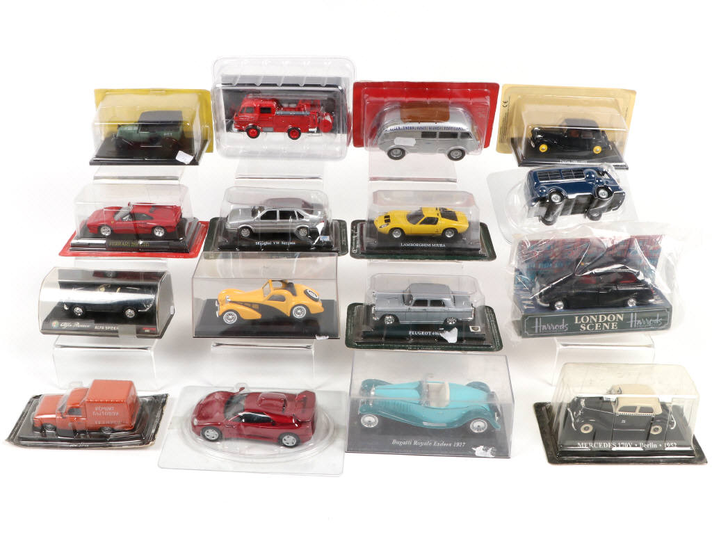 Lot 45 - DIVERS (16)