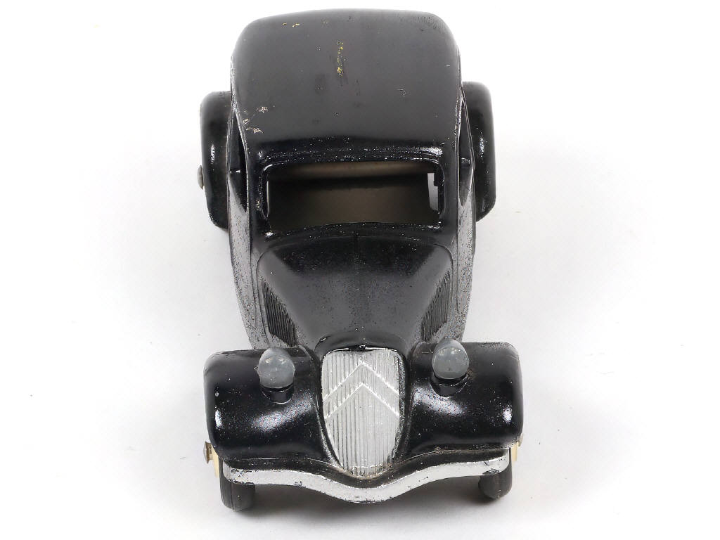 Lot 261 - DINKY TOYS (FRANCE) (1)