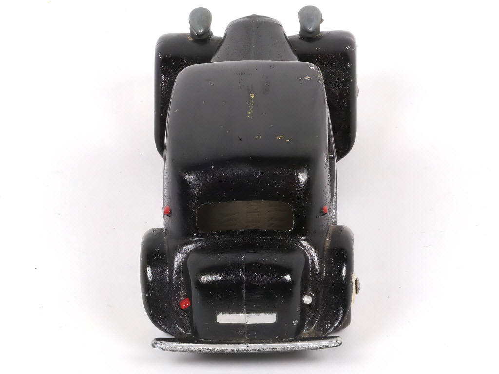 Lot 261 - DINKY TOYS (FRANCE) (1)