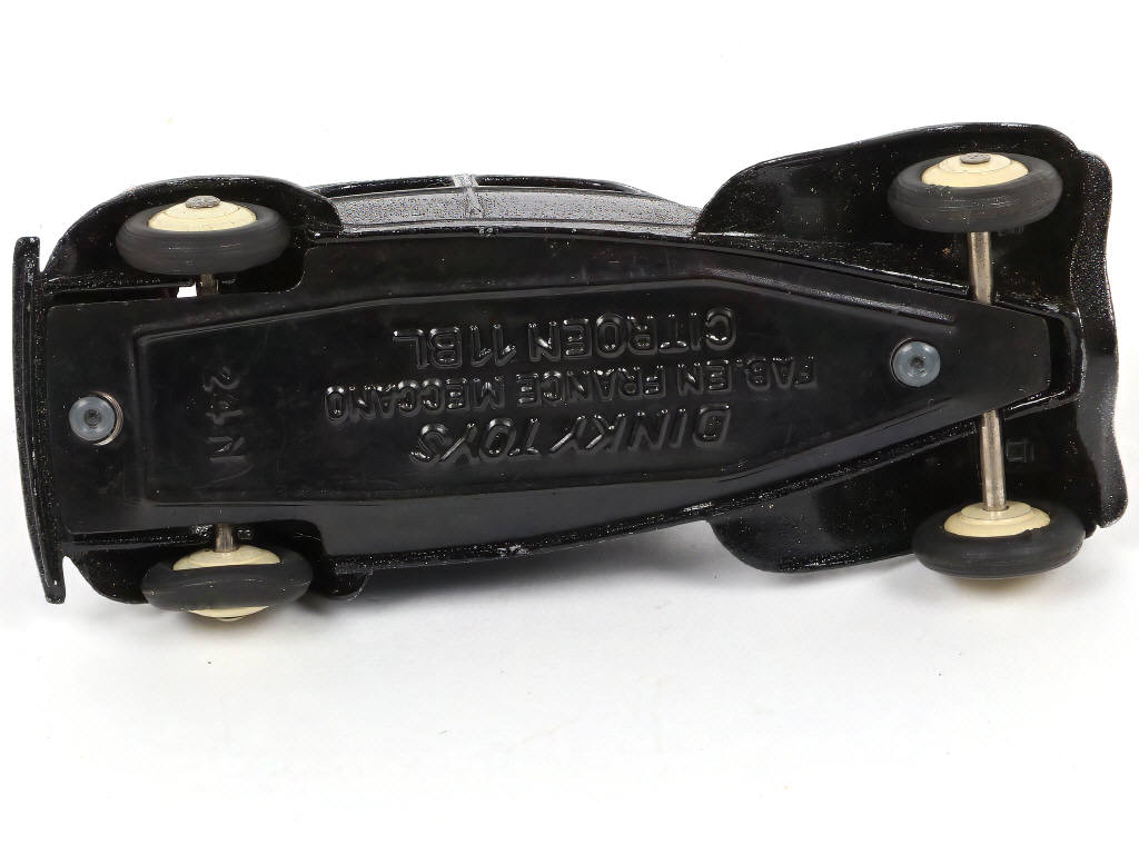 Lot 261 - DINKY TOYS (FRANCE) (1)