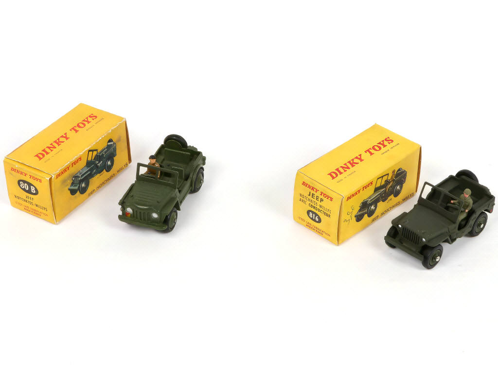 Lot 257 - DINKY TOYS (5)