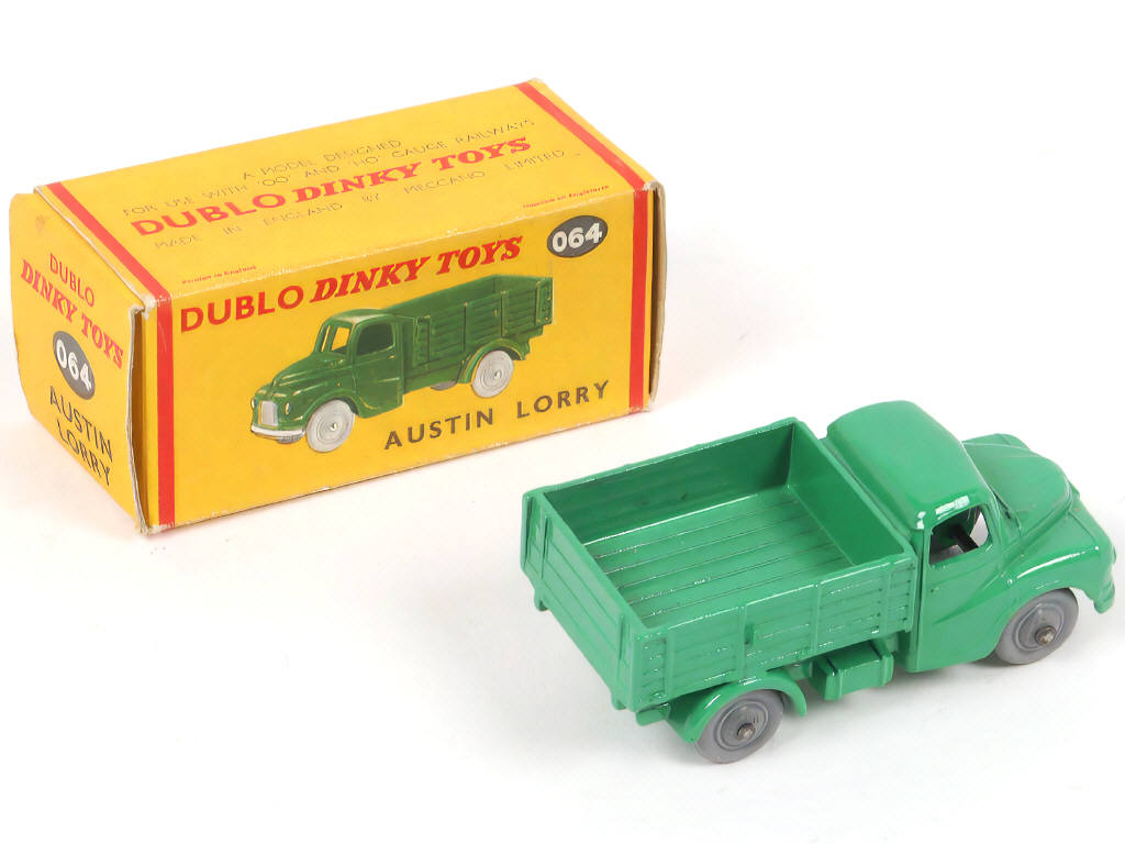 Lot 232 - DINKY TOYS (GB) (1)