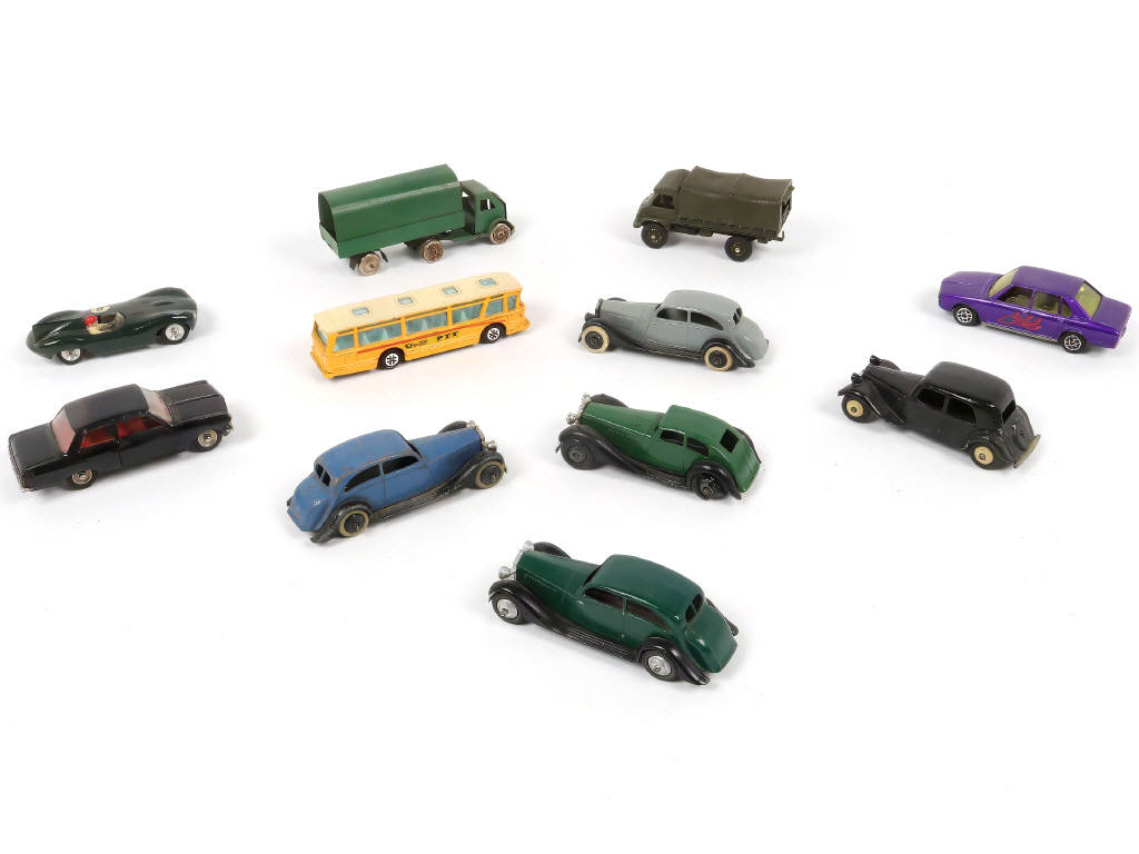 Lot 76 - DIVERS (11)