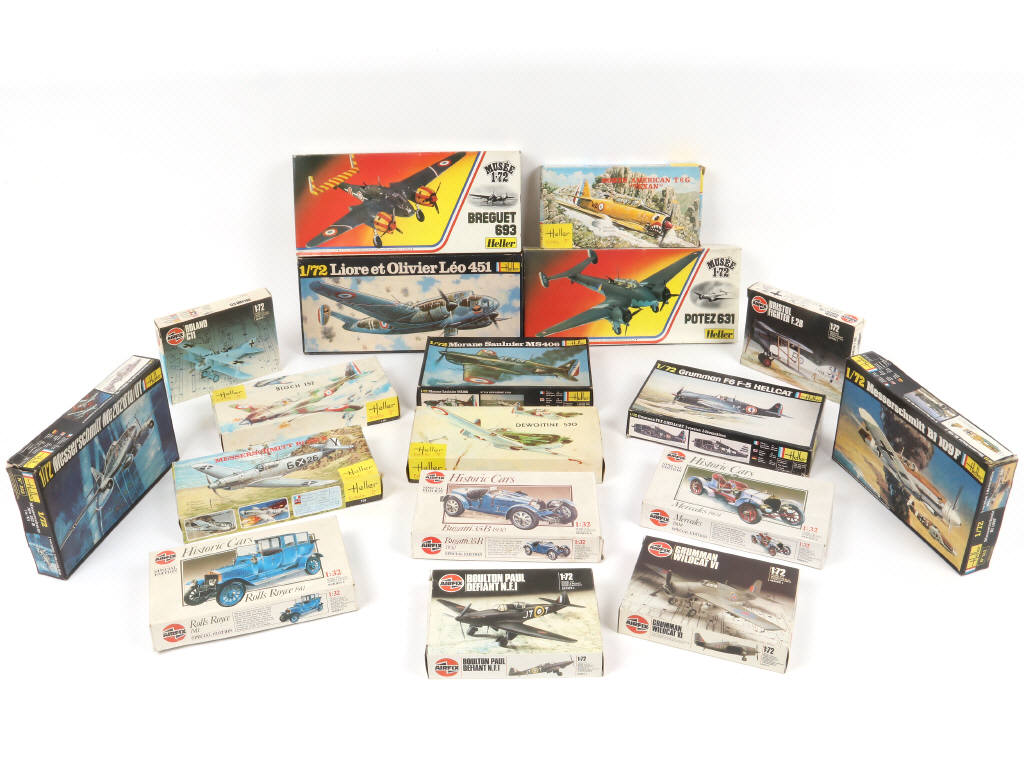 Lot 32 - DIVERS (18)