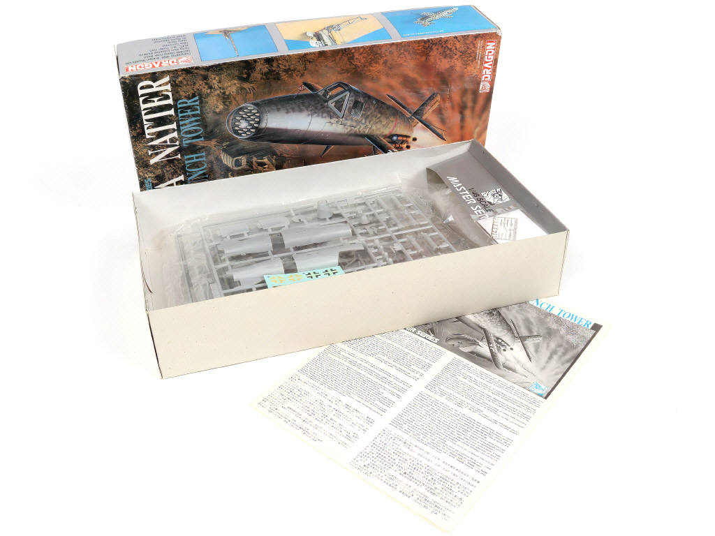 Lot 21 - DRAGON (CHINE) (3)