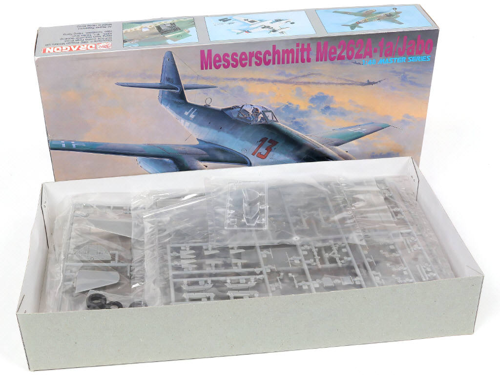 Lot 19 - DRAGON (CHINE) (3)