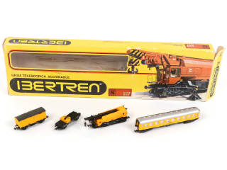 Lot 119 - DIVERS (2)