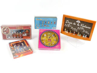 Lot 128 - DIVERS (5)