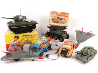 Lot 123 - DIVERS (8)