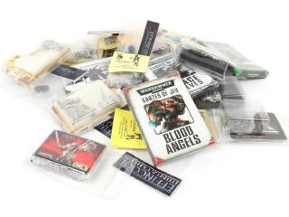 Lot 81 - DIVERS (40)