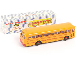 Lot 304 - DINKY TOYS (GB) (1)