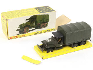 Lot 255 - DINKY TOYS (FRANCE) (1)