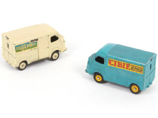 Lot 264 - DINKY TOYS (FRANCE) (2)