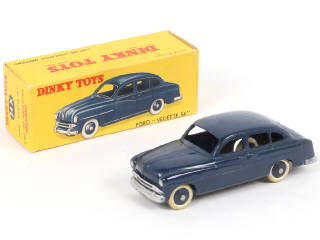 Lot 235 - DINKY TOYS (FRANCE) (1)