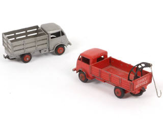 Lot 263 - DINKY TOYS (FRANCE) (2)