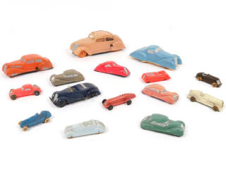 Lot 278 - DINKY TOYS (FRANCE) (15)