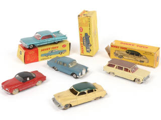 Lot 228 - DINKY TOYS (5)