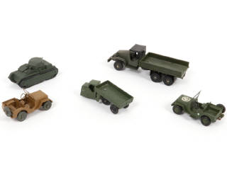 Lot 229 - DINKY TOYS (5)