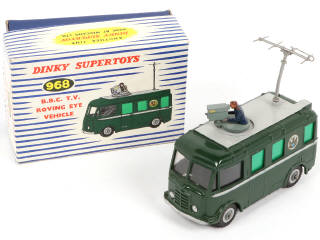 Lot 325 - DINKY TOYS (GB) (1)