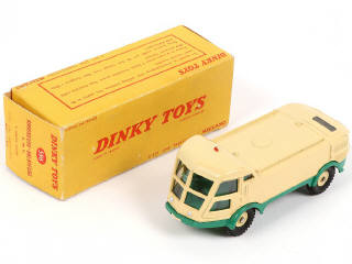 Lot 278 - DINKY TOYS (FRANCE) (1)