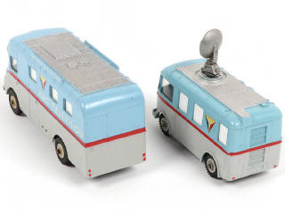 Lot 326 - DINKY TOYS (GB) (2)