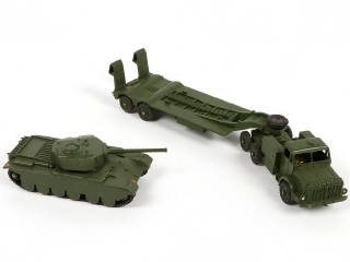 Lot 316 - DINKY TOYS (GB) (2)