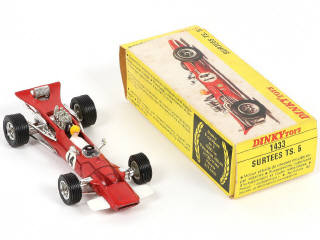 Lot 282 - DINKY TOYS (FRANCE) (5)