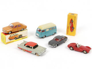 Lot 305 - DINKY TOYS (FRANCE) (5)