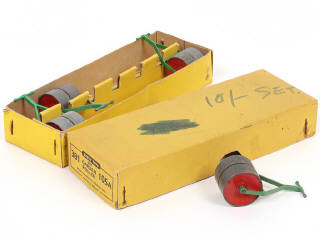 Lot 249 - DINKY TOYS (GB) (1)