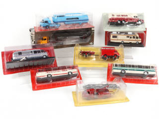 Lot 55 - DIVERS (9)