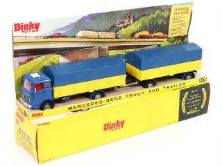 Lot 242 - DINKY TOYS (GB) (1)