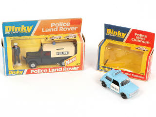 Lot 261 - DINKY TOYS (GB) (2)