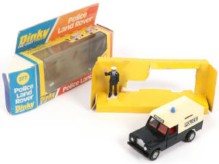 Lot 261 - DINKY TOYS (GB) (2)