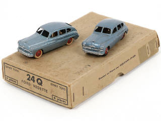 Lot 277 - DINKY TOYS (FRANCE) (3)