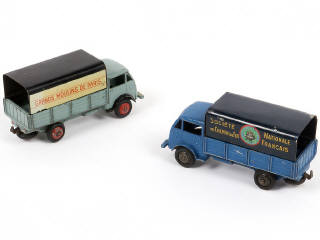 Lot 302 - DINKY TOYS (FRANCE) (2)