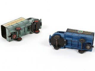 Lot 302 - DINKY TOYS (FRANCE) (2)