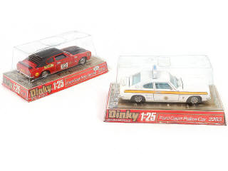 Lot 262 - DINKY TOYS (GB) (2)