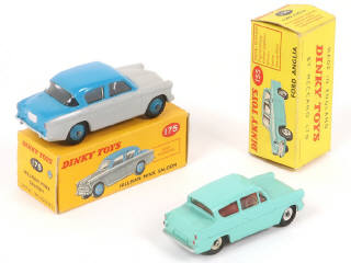 Lot 258 - DINKY TOYS (GB) (2)