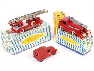 Lot 304 - DINKY TOYS (FRANCE) (3)
