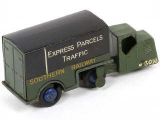 Lot 198 - DINKY TOYS (GB) (1)