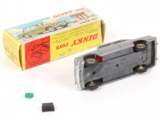 Lot 297 - DINKY TOYS (FRANCE) (1)