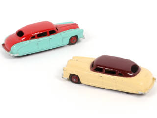 Lot 172 - DINKY TOYS (GB) (2)