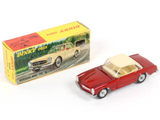 Lot 247 - DINKY TOYS (FRANCE) (1)