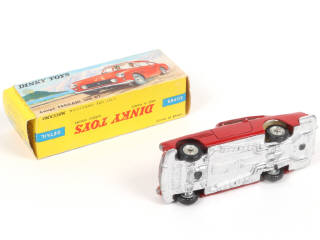 Lot 246 - DINKY TOYS (FRANCE) (1)