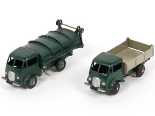 Lot 251 - DINKY TOYS (FRANCE) (2)
