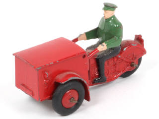 Lot 224 - DINKY TOYS (FRANCE) (1)